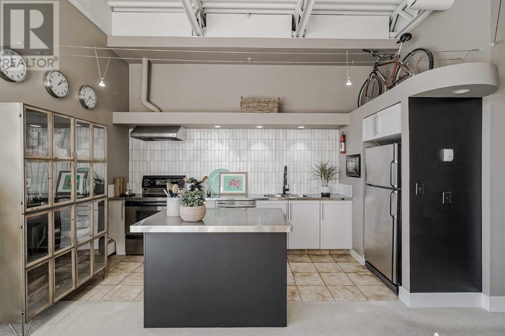 Single Family House Loft for Sale in   Glamis Drive Glamorgan Calgary 