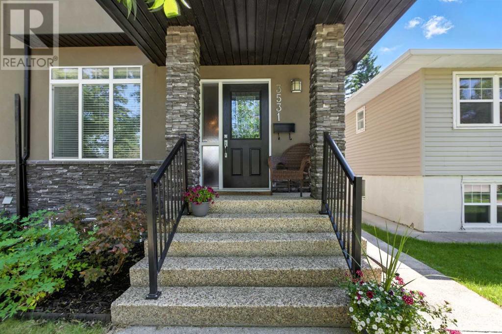 Single Family House for Sale in   Avenue SW Spruce Cliff Calgary 