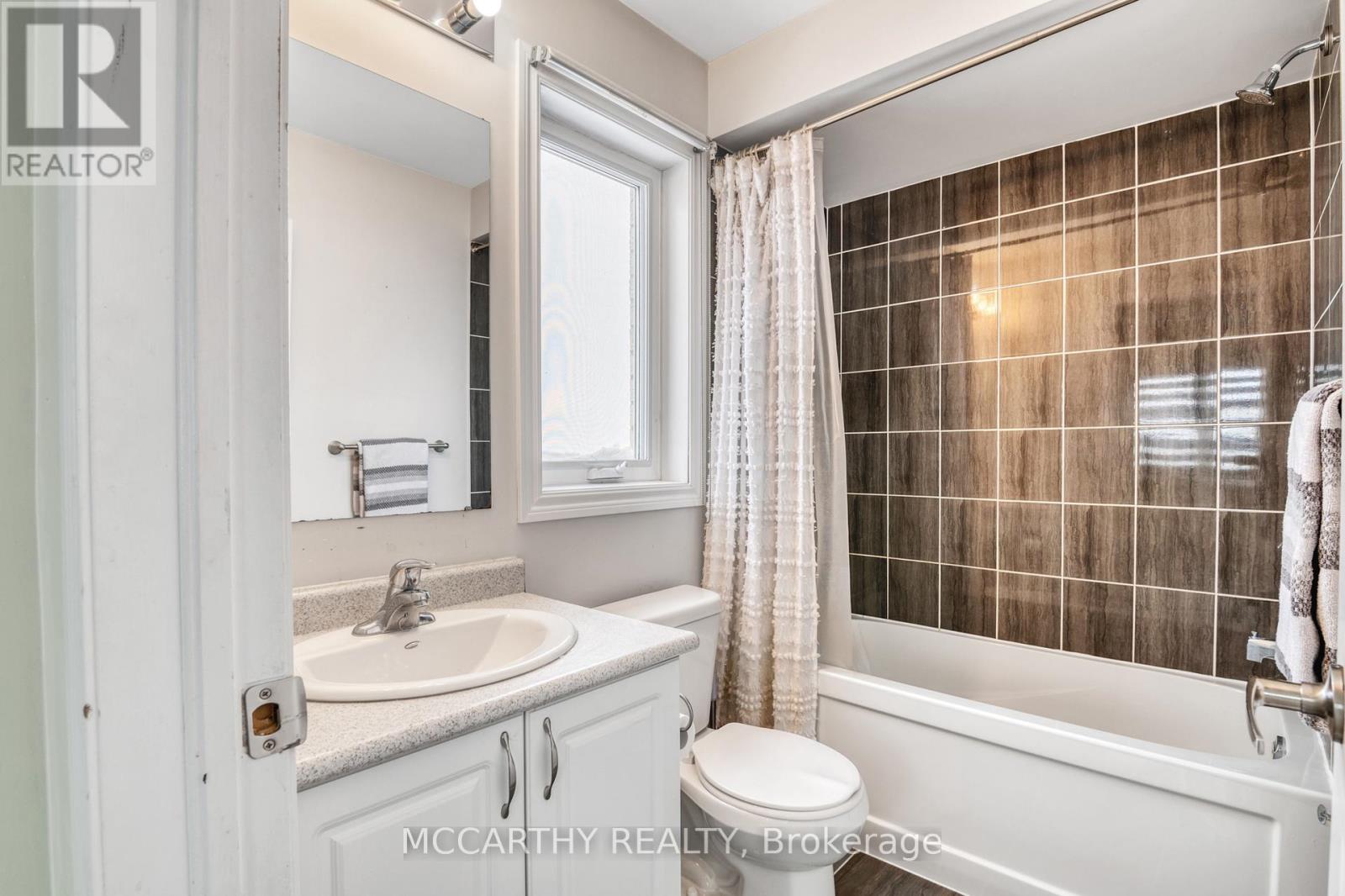 Photo 33 of 51 Todd Crescent, Southgate ON