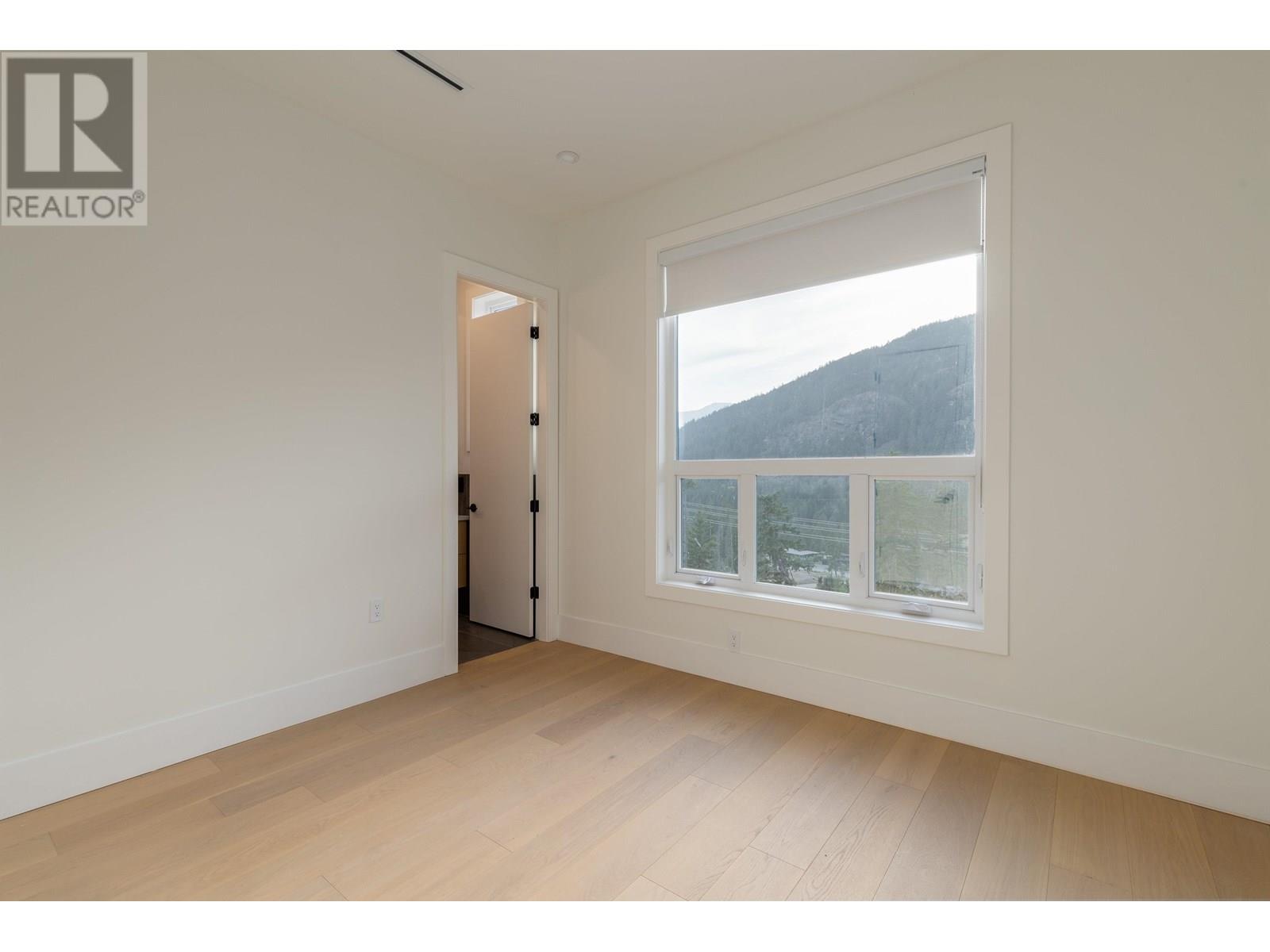 9361 WEDGEMOUNT PLATEAU DRIVE, Whistler