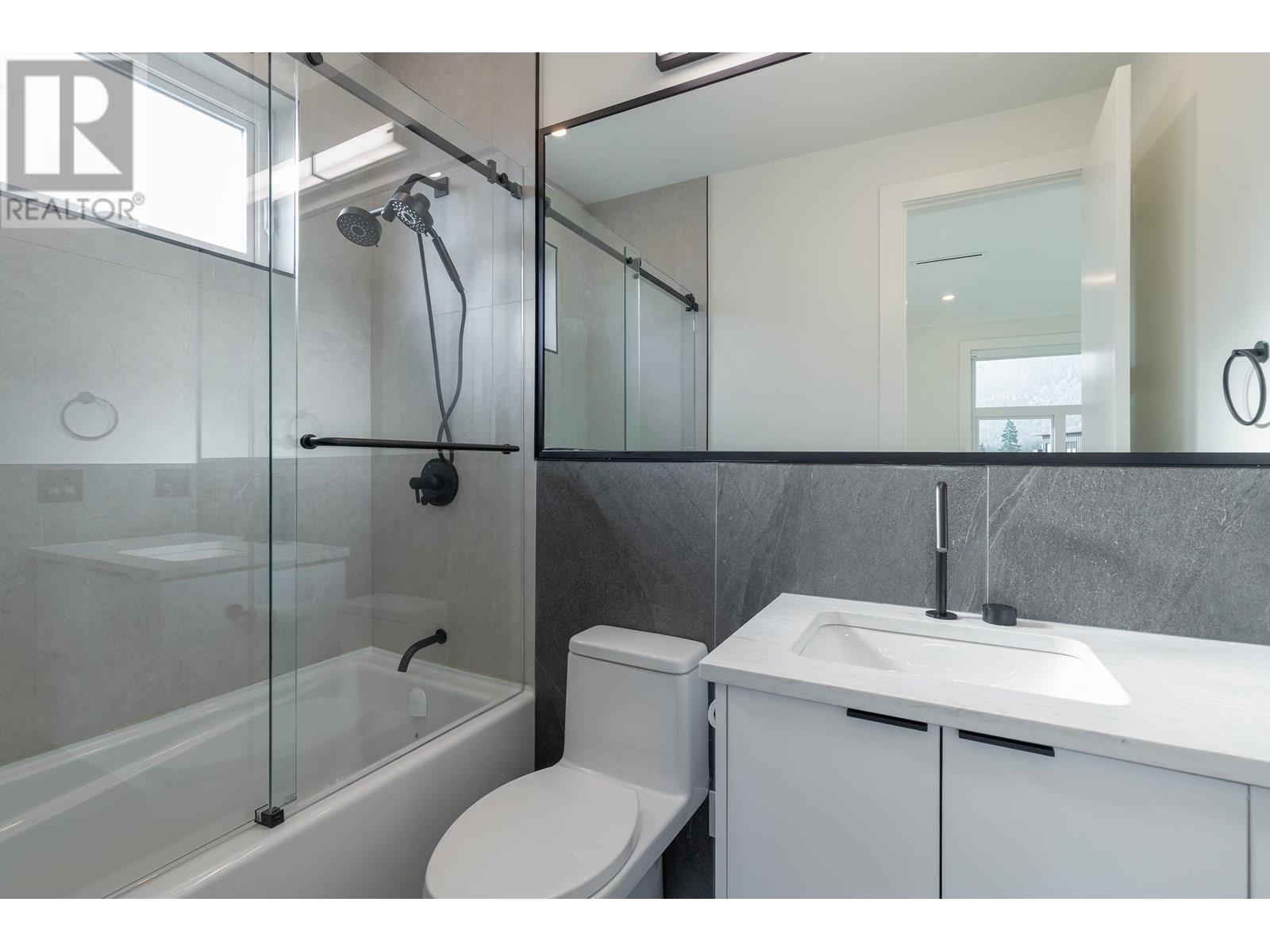 9361 WEDGEMOUNT PLATEAU DRIVE, Whistler