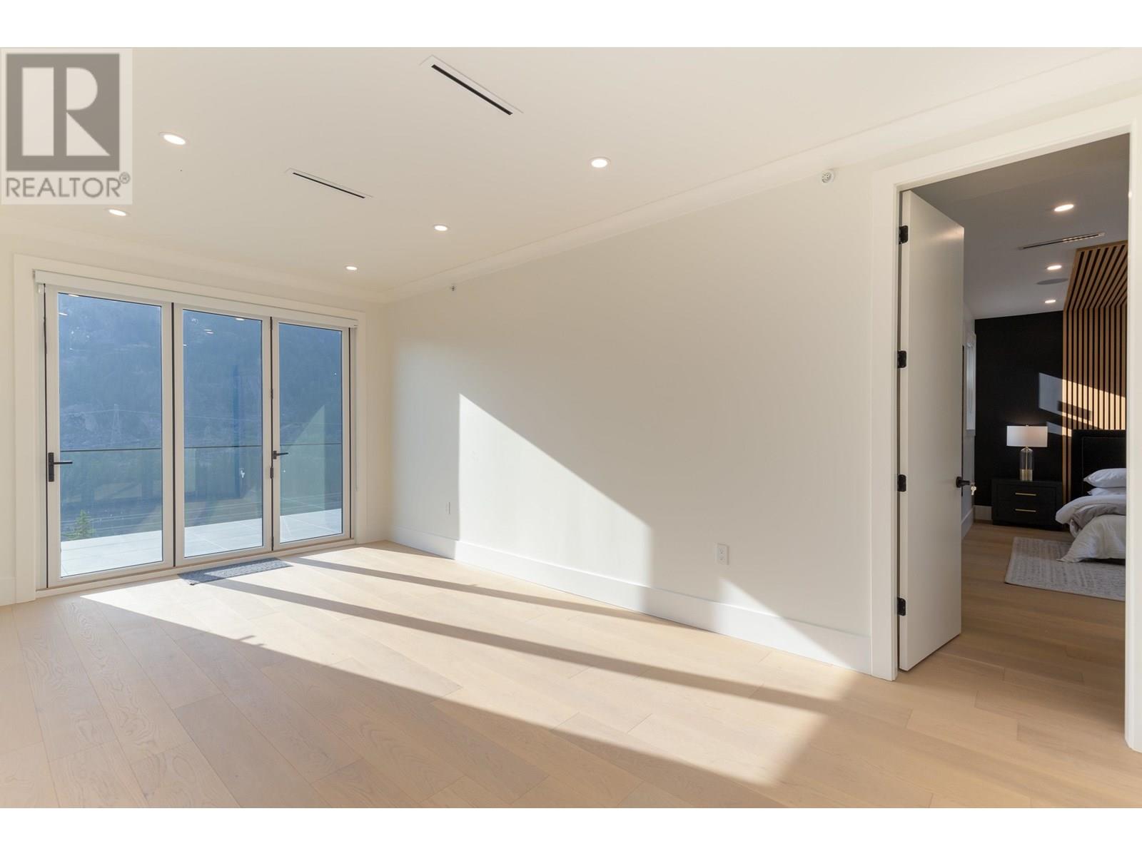 9361 WEDGEMOUNT PLATEAU DRIVE, Whistler