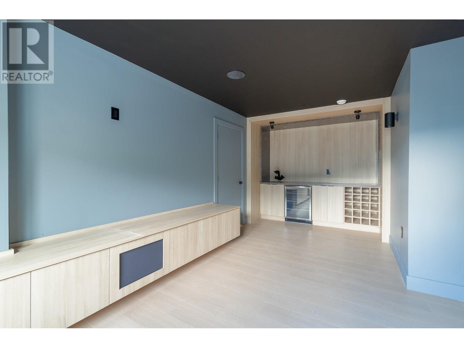 9361 WEDGEMOUNT PLATEAU DRIVE, Whistler