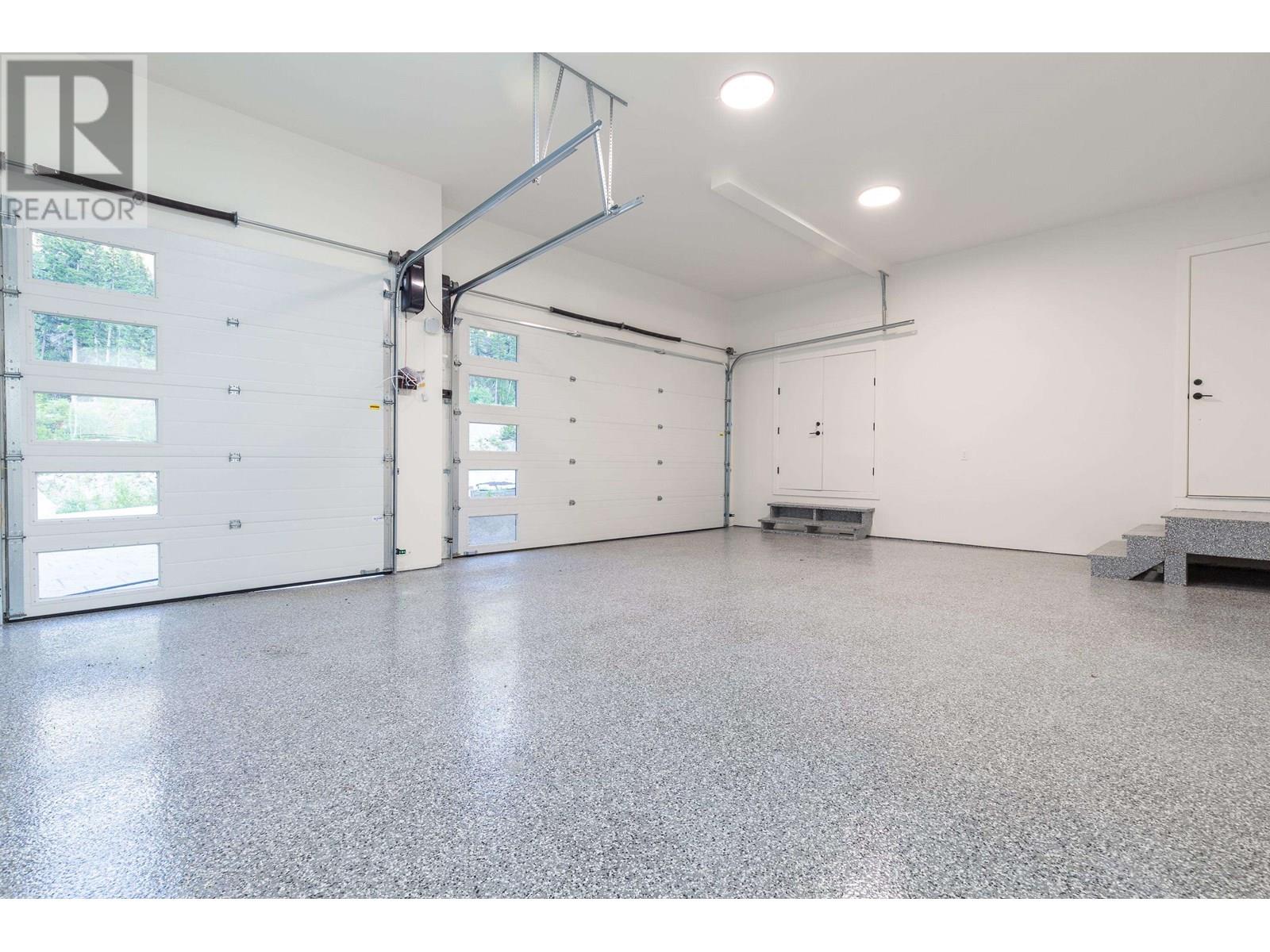 9361 WEDGEMOUNT PLATEAU DRIVE, Whistler