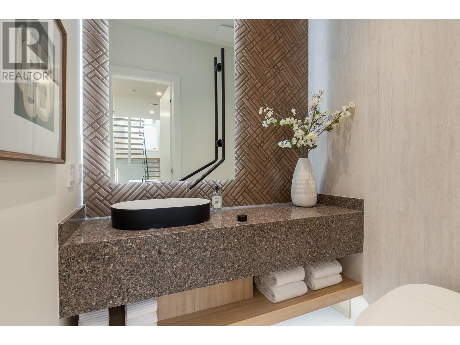 9361 WEDGEMOUNT PLATEAU DRIVE, Whistler