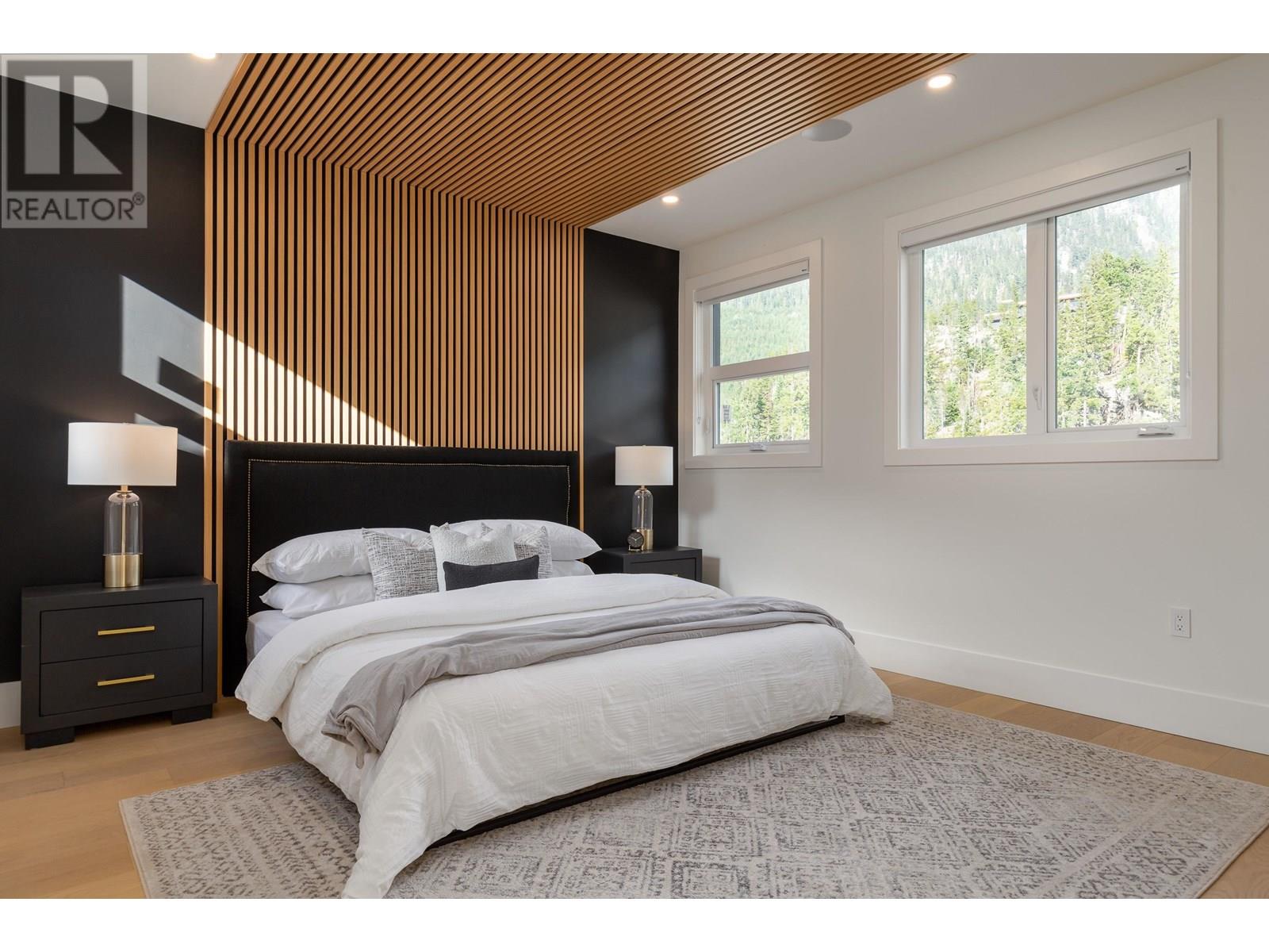 9361 WEDGEMOUNT PLATEAU DRIVE, Whistler