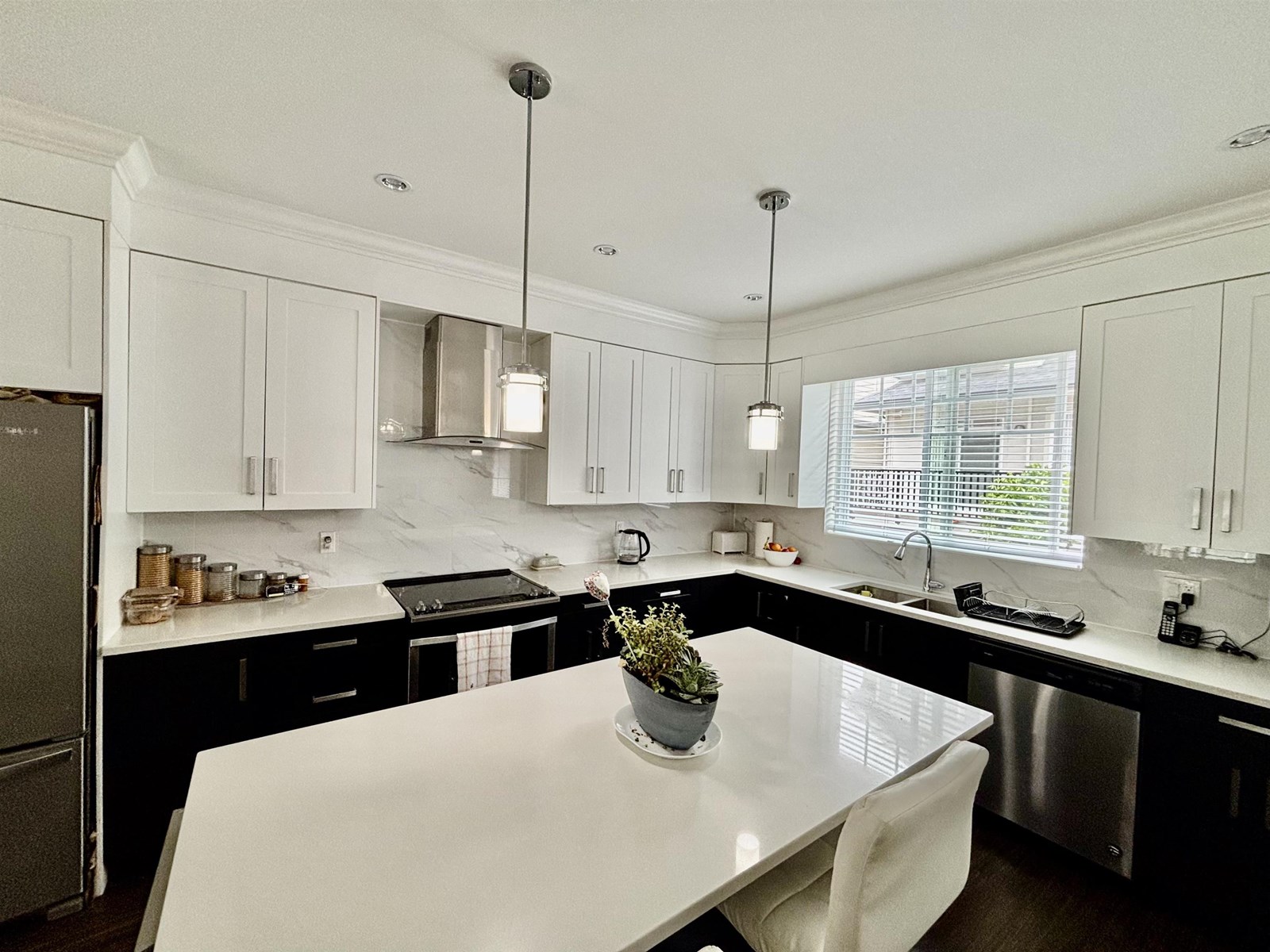 Photo 13 of 43 13898 64 Avenue, Surrey BC