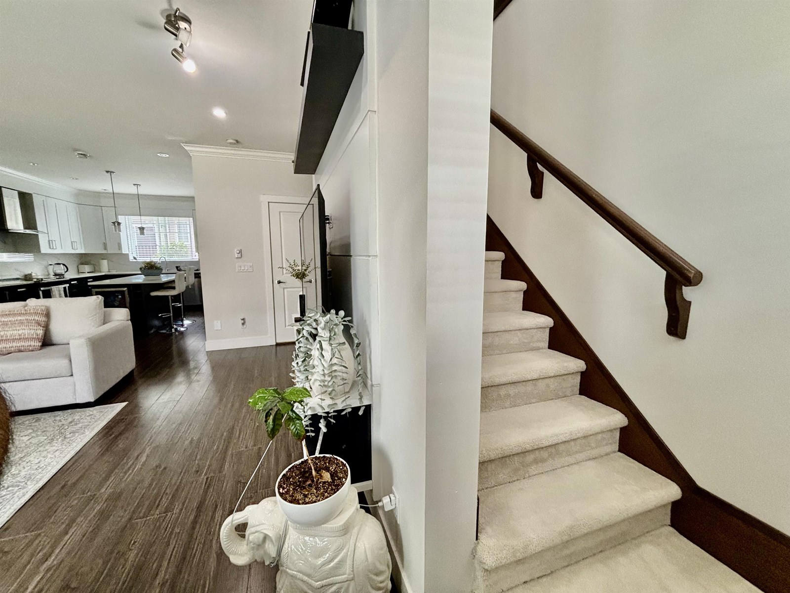 Photo 17 of 43 13898 64 Avenue, Surrey BC
