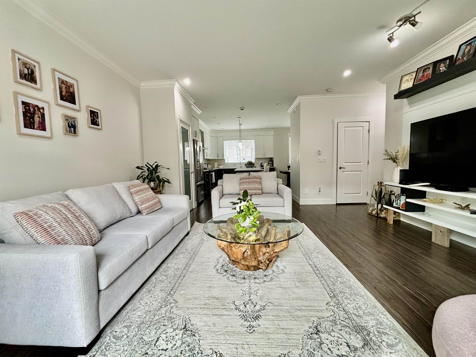 Photo 9 of 43 13898 64 Avenue, Surrey BC