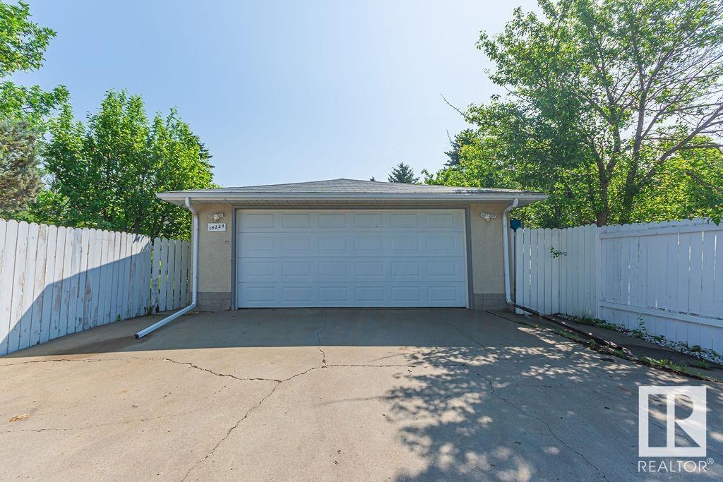 Photo 11 of 14224 78 St Nw, Edmonton AB