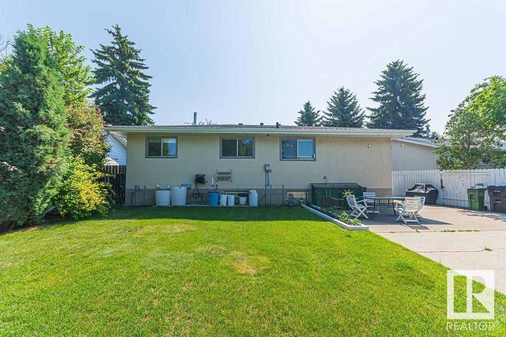 Photo 10 of 14224 78 St Nw, Edmonton AB