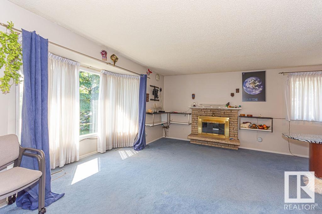 Photo 13 of 14224 78 St Nw, Edmonton AB