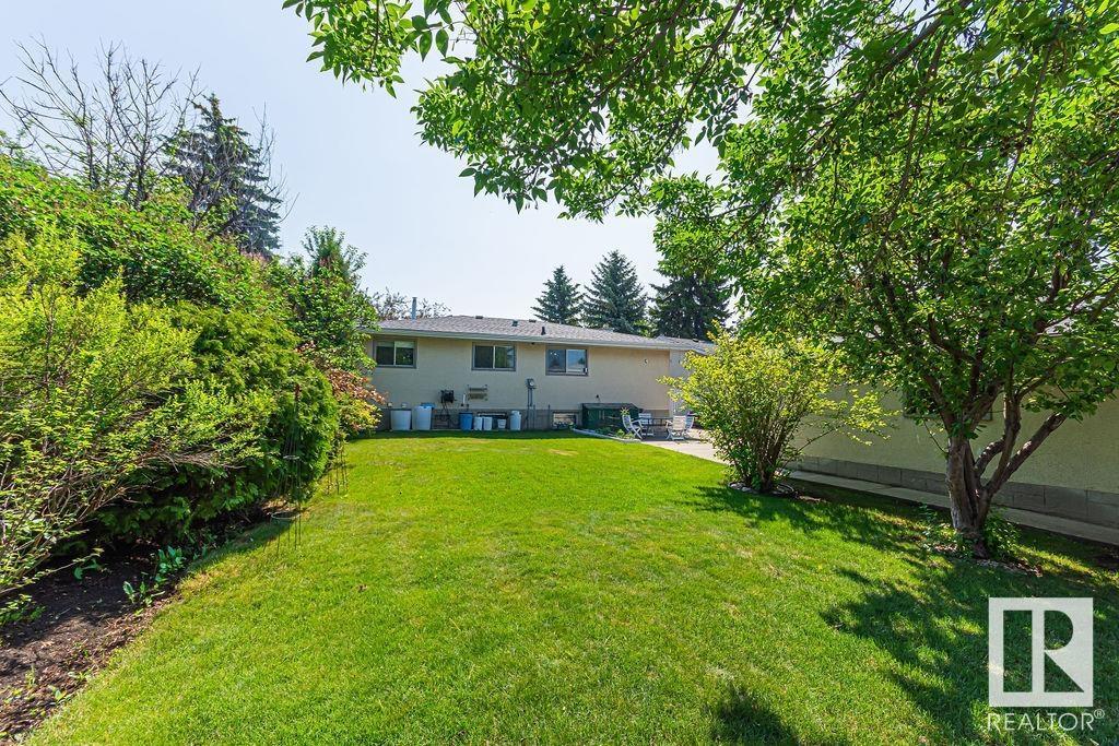 Photo 8 of 14224 78 St Nw, Edmonton AB