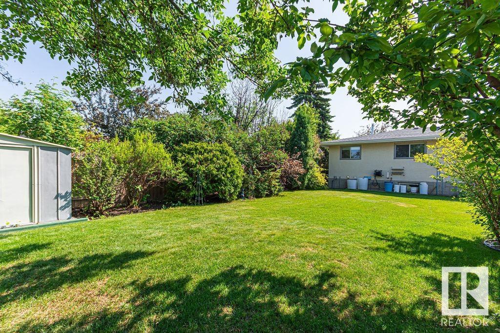 Photo 9 of 14224 78 St Nw, Edmonton AB
