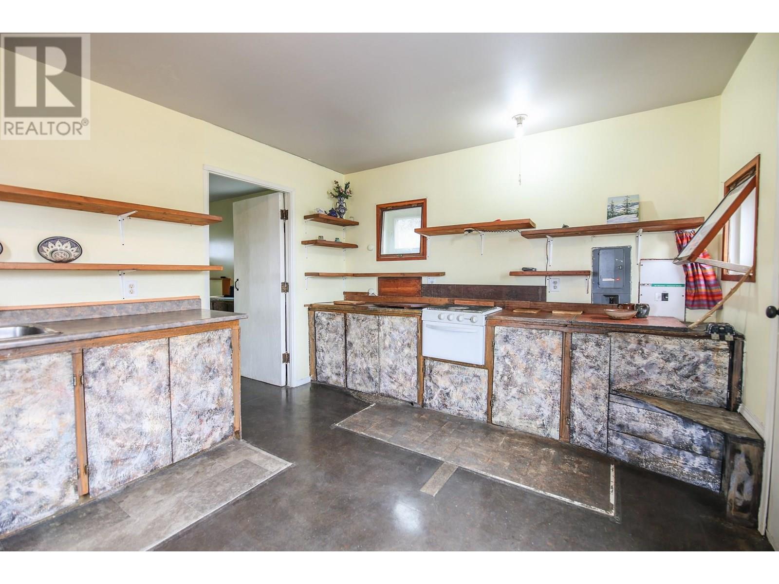 1345 3 Highway, Osoyoos