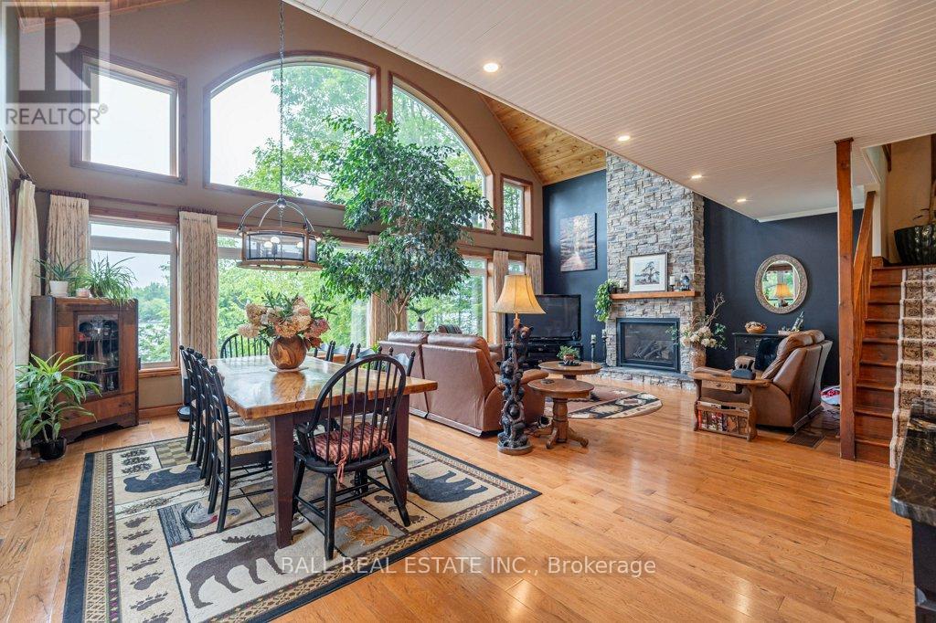 Photo 15 of 32 Shadowood Lane, North Kawartha ON