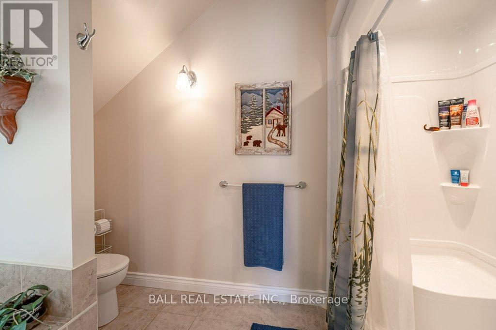 Photo 4 of 32 Shadowood Lane, North Kawartha ON