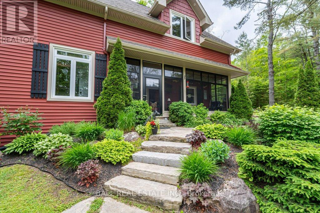 Photo 24 of 32 Shadowood Lane, North Kawartha ON