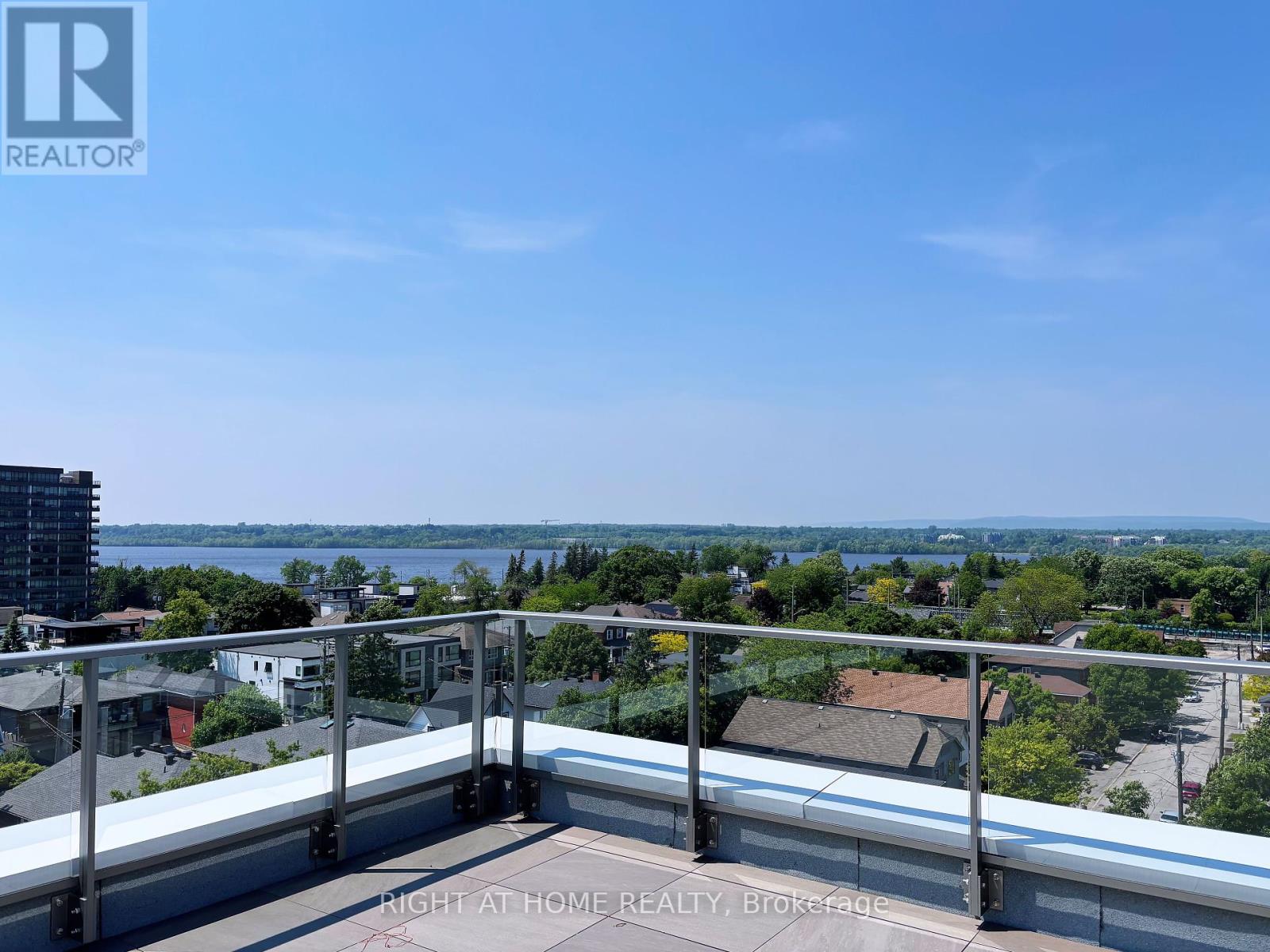 Photo 2 of 607 399 Winston Avenue, Ottawa ON