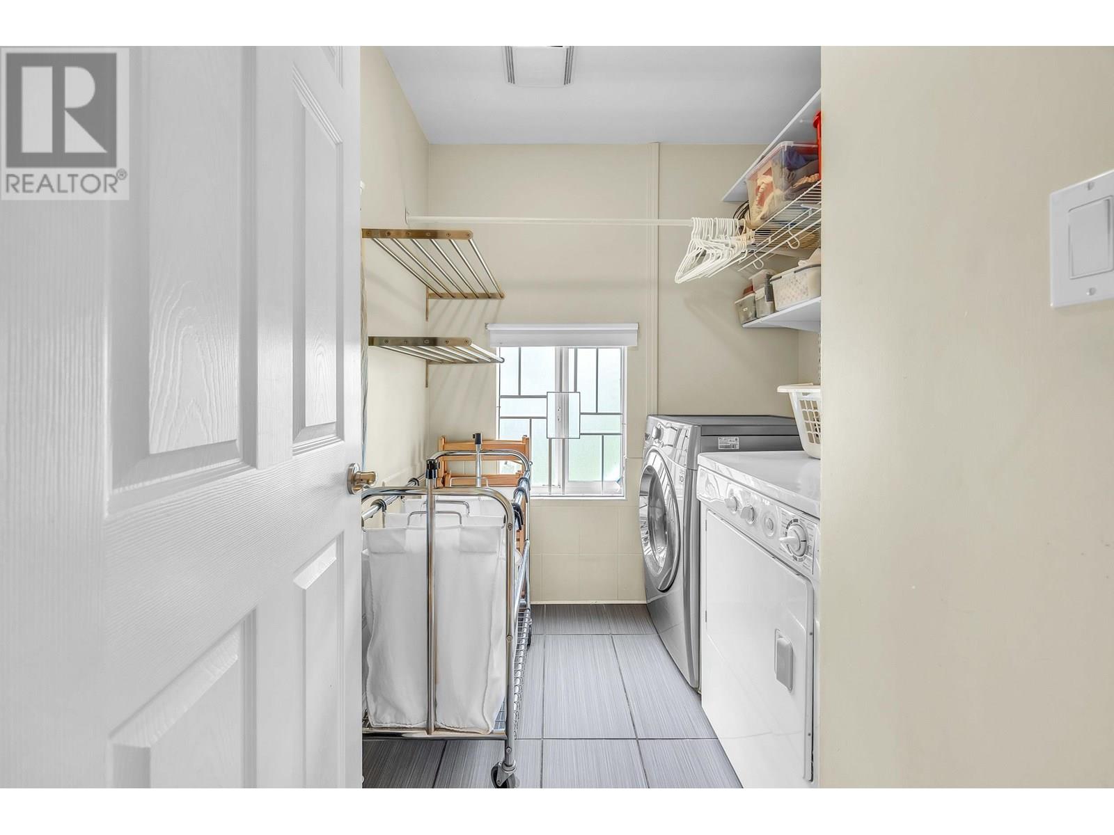 Photo 12 of 1016 E Pender Street, Vancouver BC