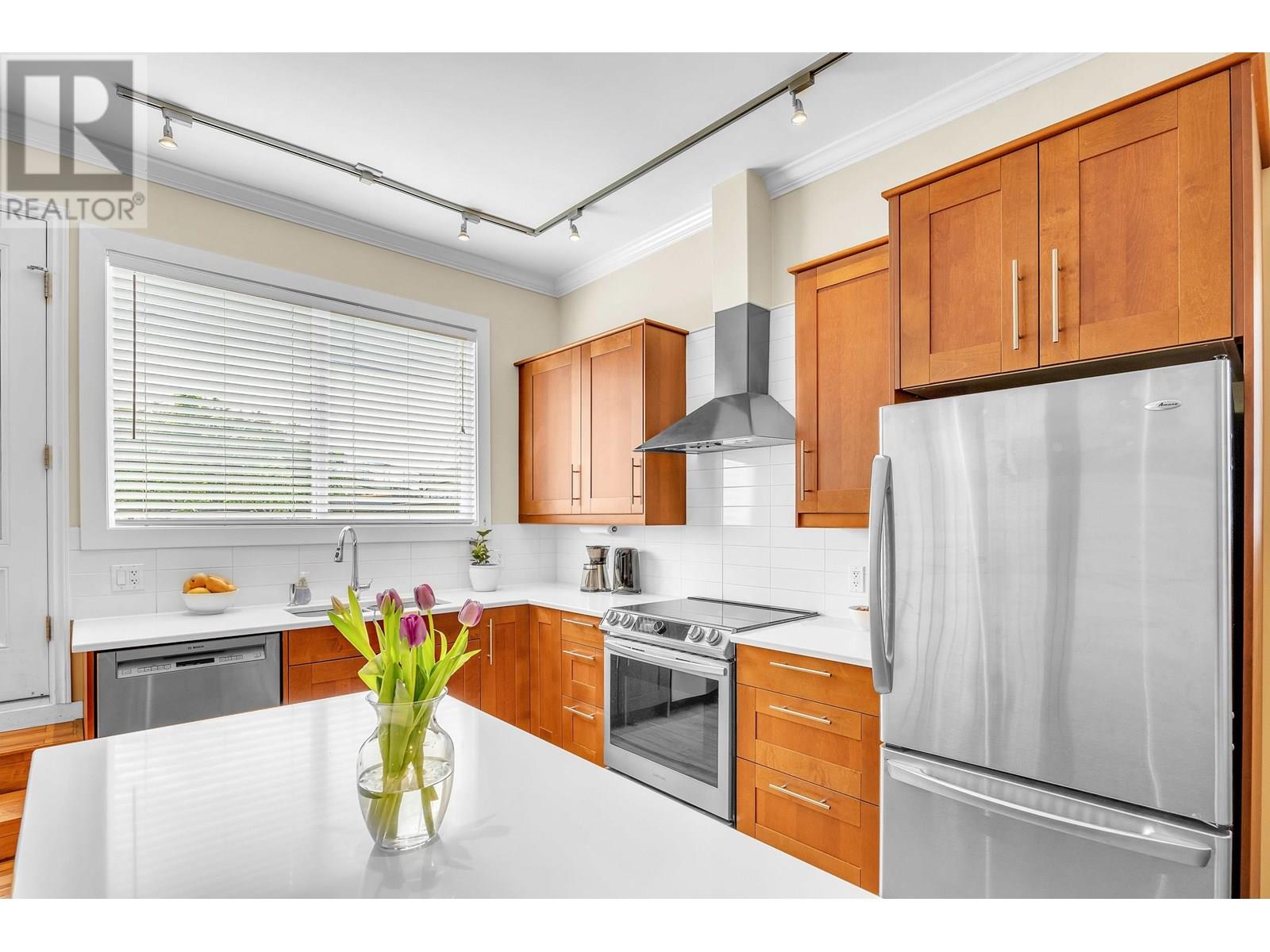 Photo 18 of 1016 E Pender Street, Vancouver BC
