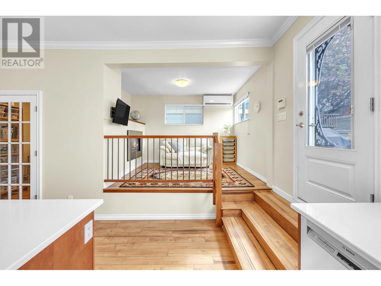 Photo 21 of 1016 E Pender Street, Vancouver BC