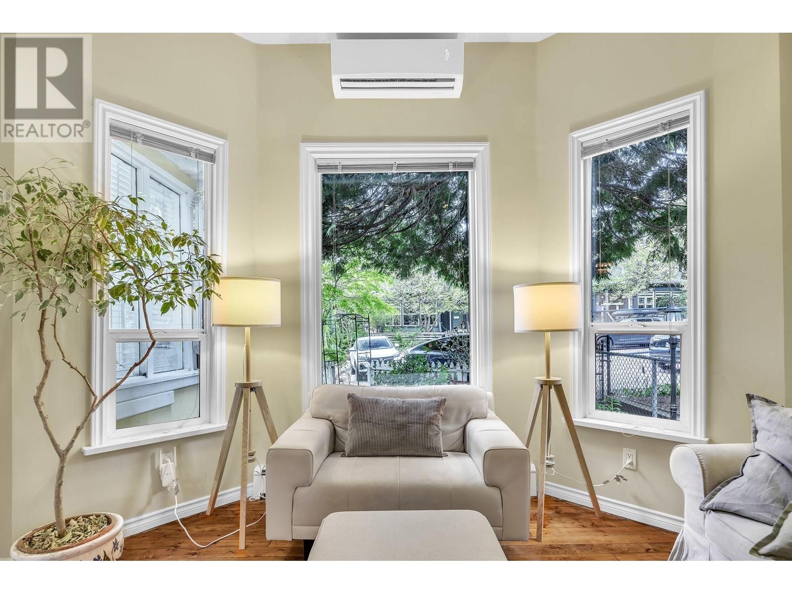 Photo 7 of 1016 E Pender Street, Vancouver BC