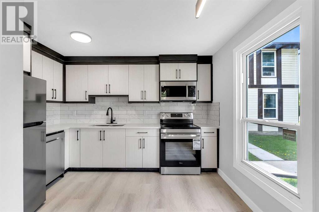 Single Family House for Sale in    Street NE Pineridge Calgary 