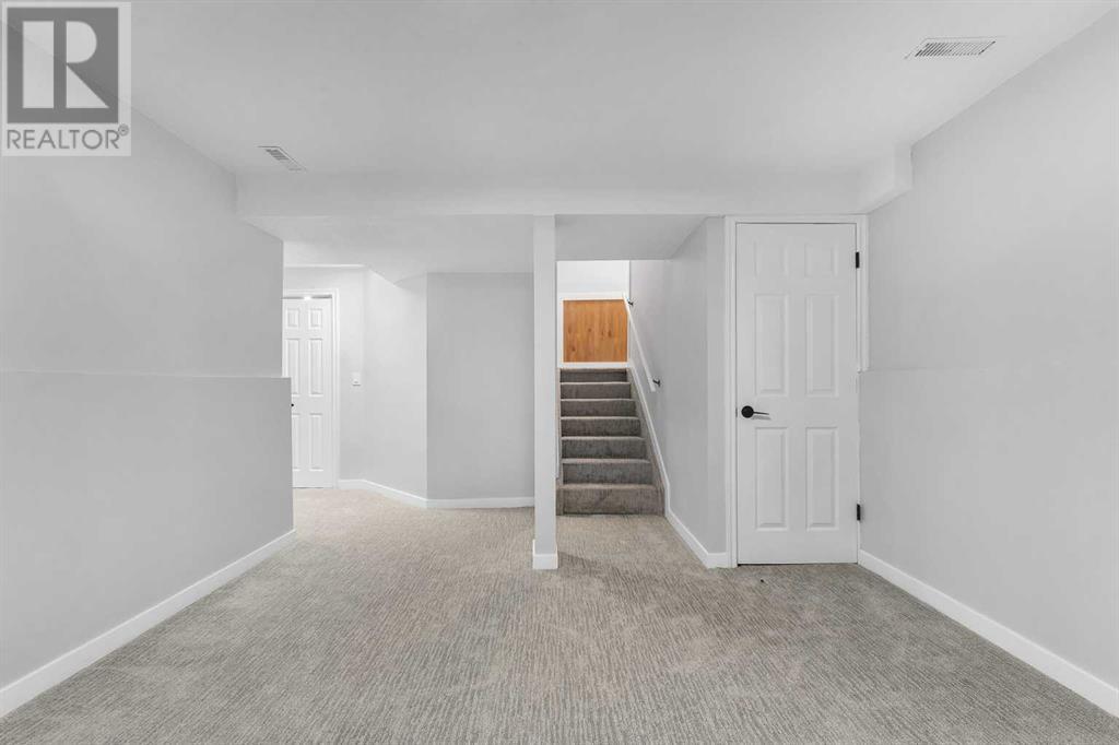 Single Family House for Sale in    Street NE Pineridge Calgary 