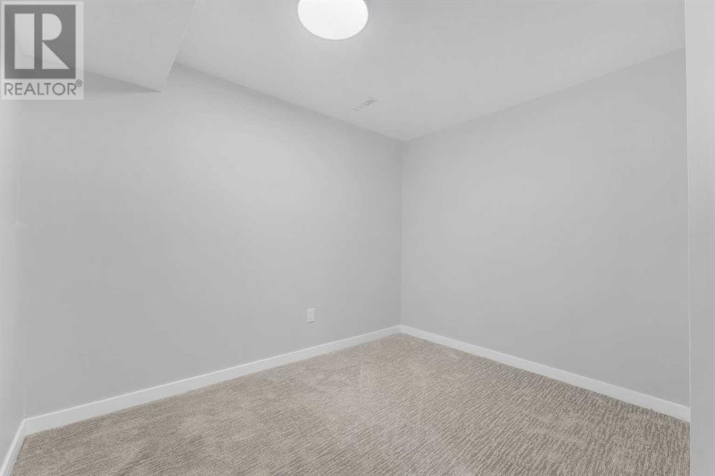 Single Family House for Sale in    Street NE Pineridge Calgary 