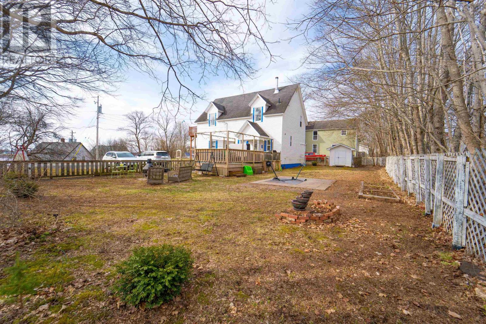 Photo 13 of 33 Pleasant Street, Parrsboro NS