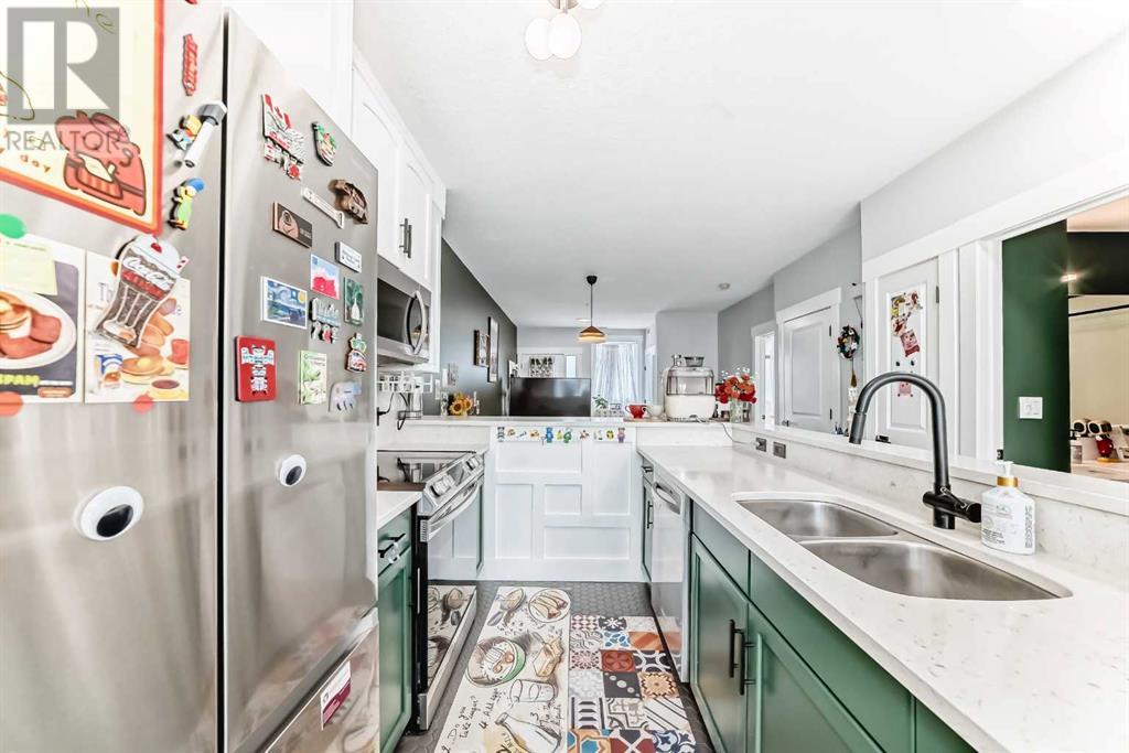 Single Family House for Sale in    Avenue SW Sunalta Calgary 