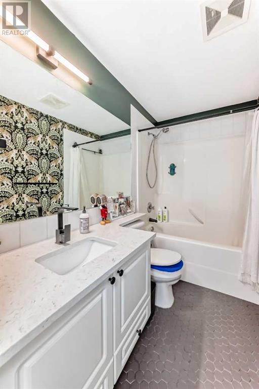 Single Family House for Sale in    Avenue SW Sunalta Calgary 