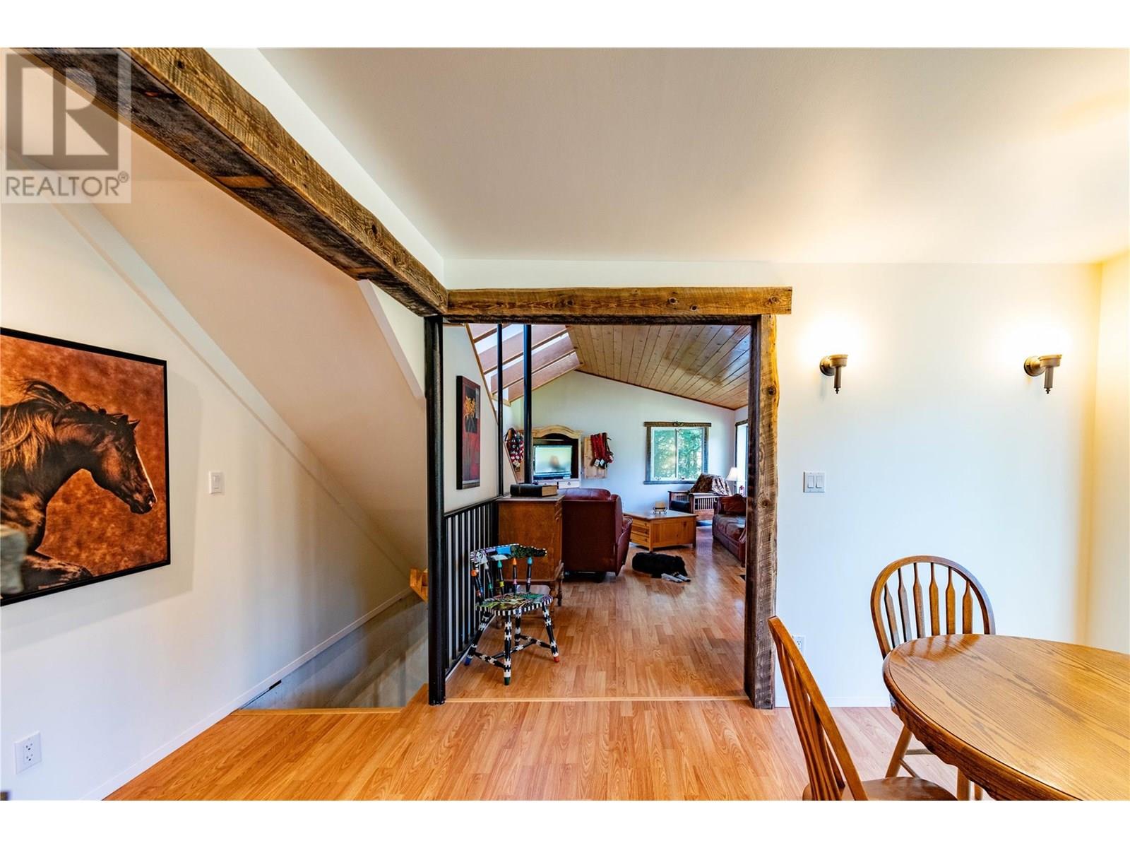 9848 6 Highway, Salmo