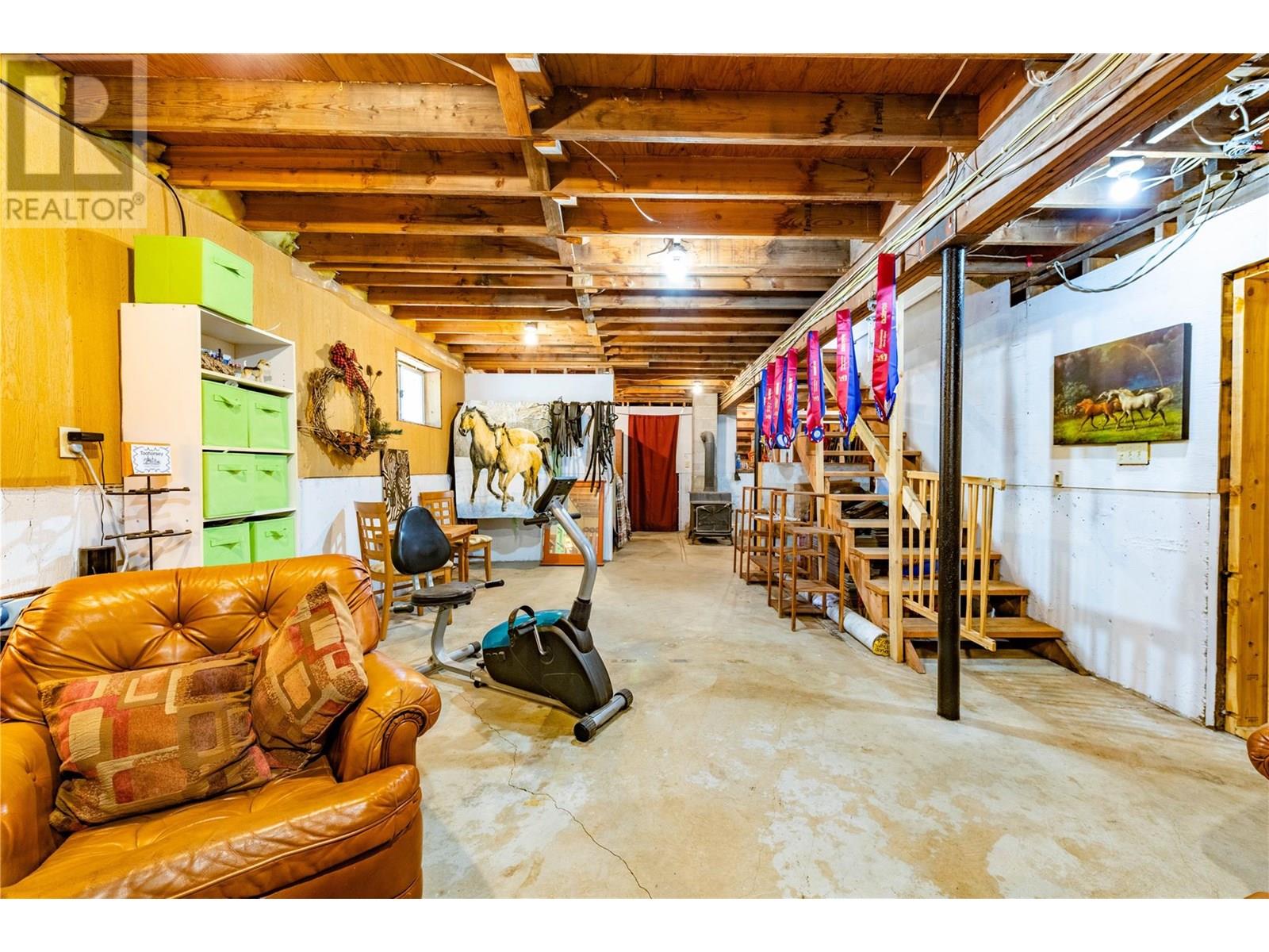 9848 6 Highway, Salmo