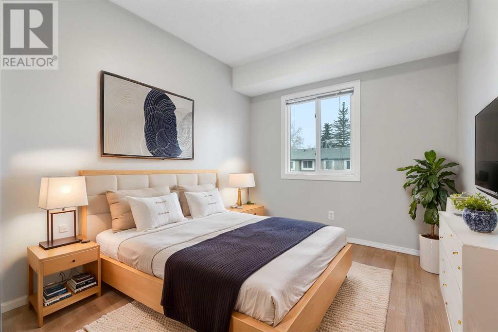 Single Family House for Sale in   Dalton Drive NW Dalhousie Calgary 