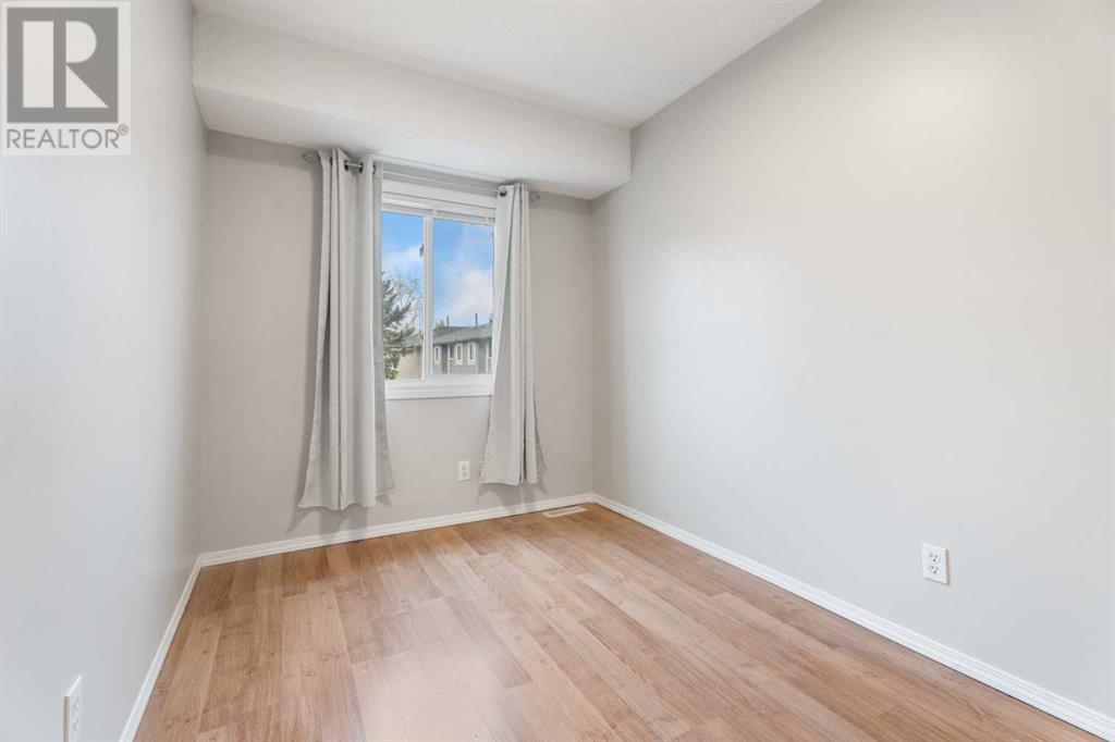 Single Family House for Sale in   Dalton Drive NW Dalhousie Calgary 