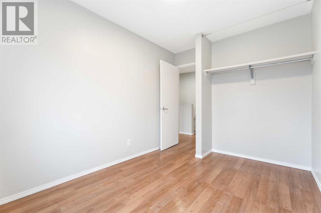 Single Family House for Sale in   Dalton Drive NW Dalhousie Calgary 