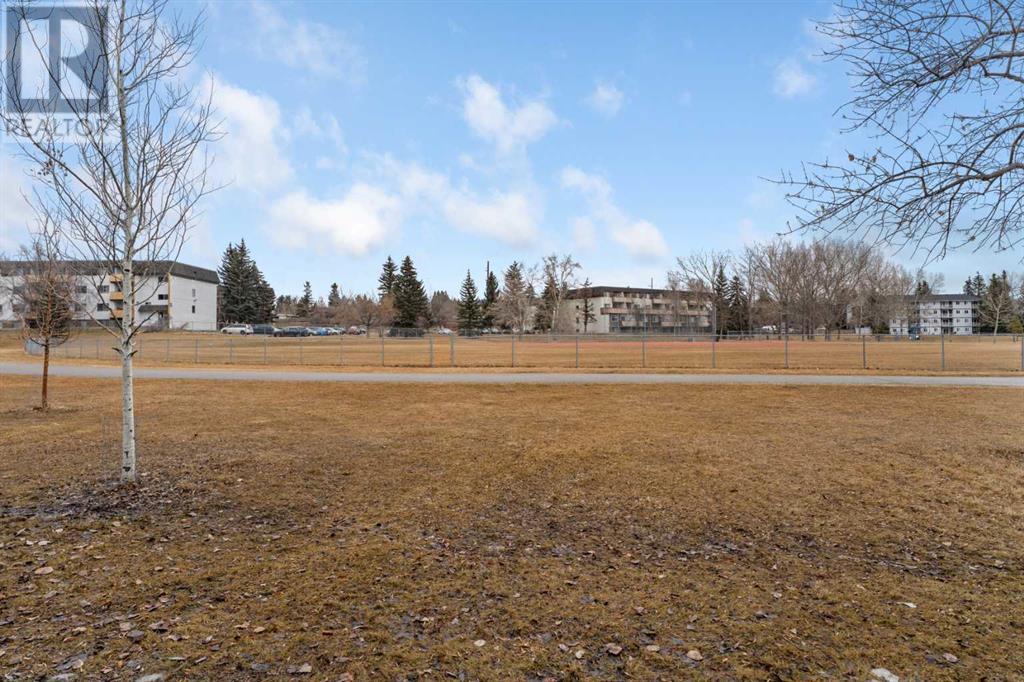 Single Family House for Sale in   Dalton Drive NW Dalhousie Calgary 
