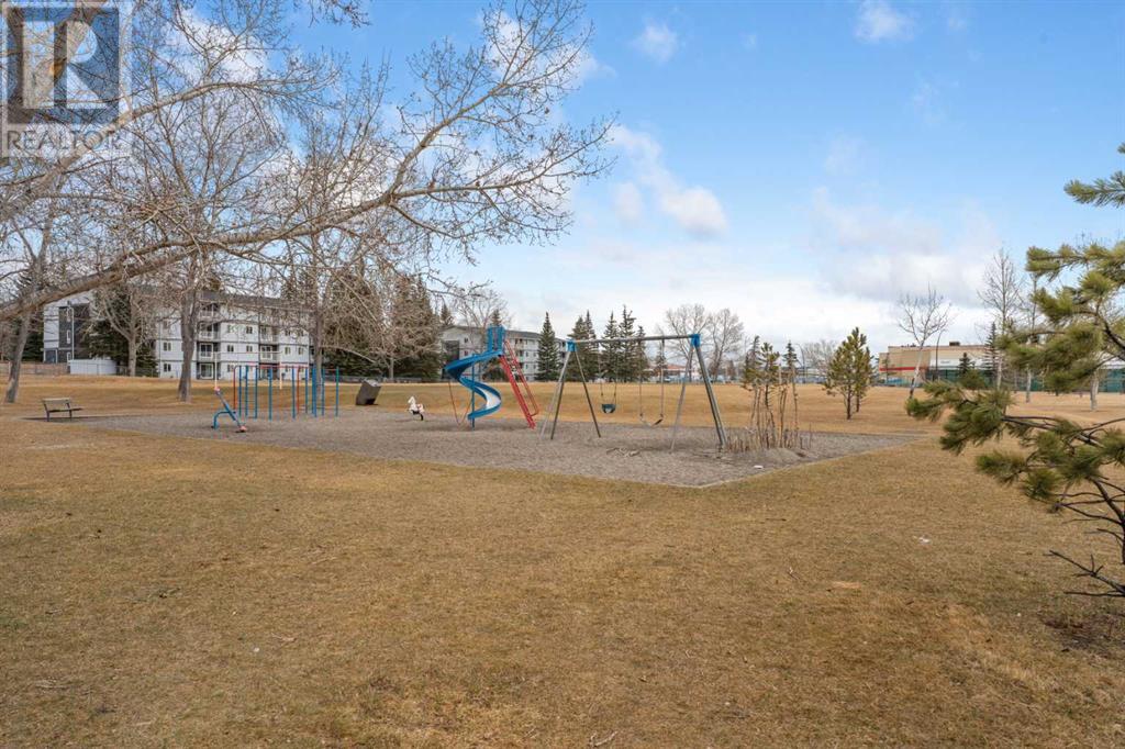 Single Family House for Sale in   Dalton Drive NW Dalhousie Calgary 