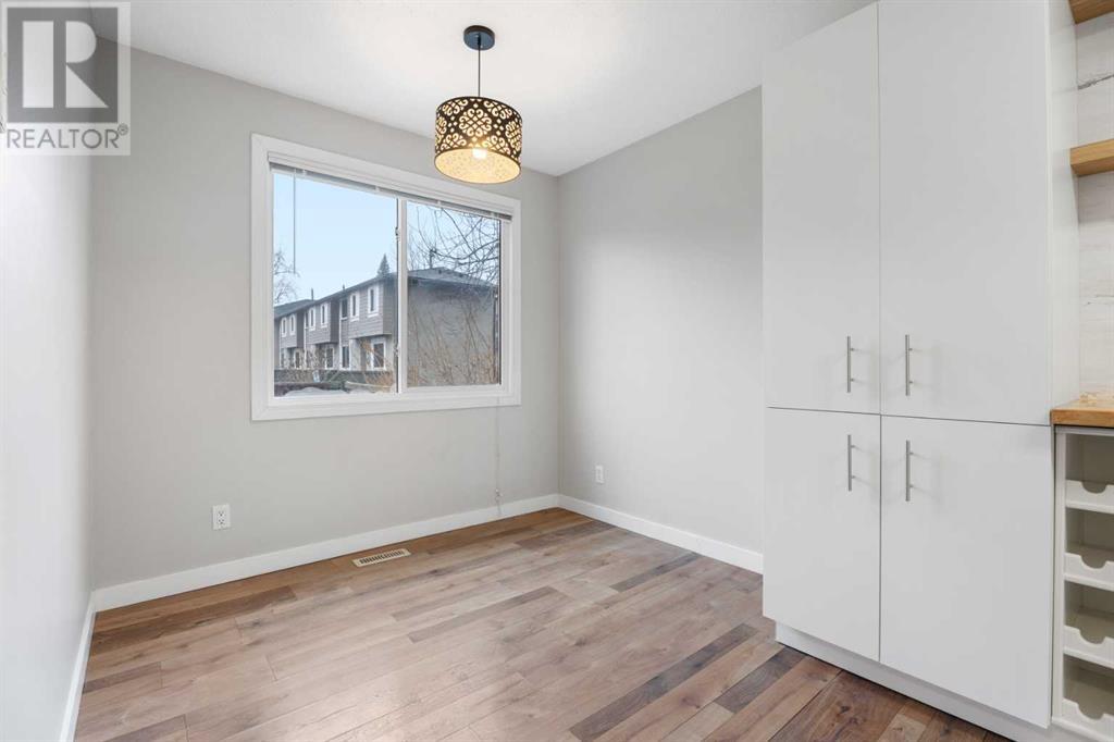Single Family House for Sale in   Dalton Drive NW Dalhousie Calgary 