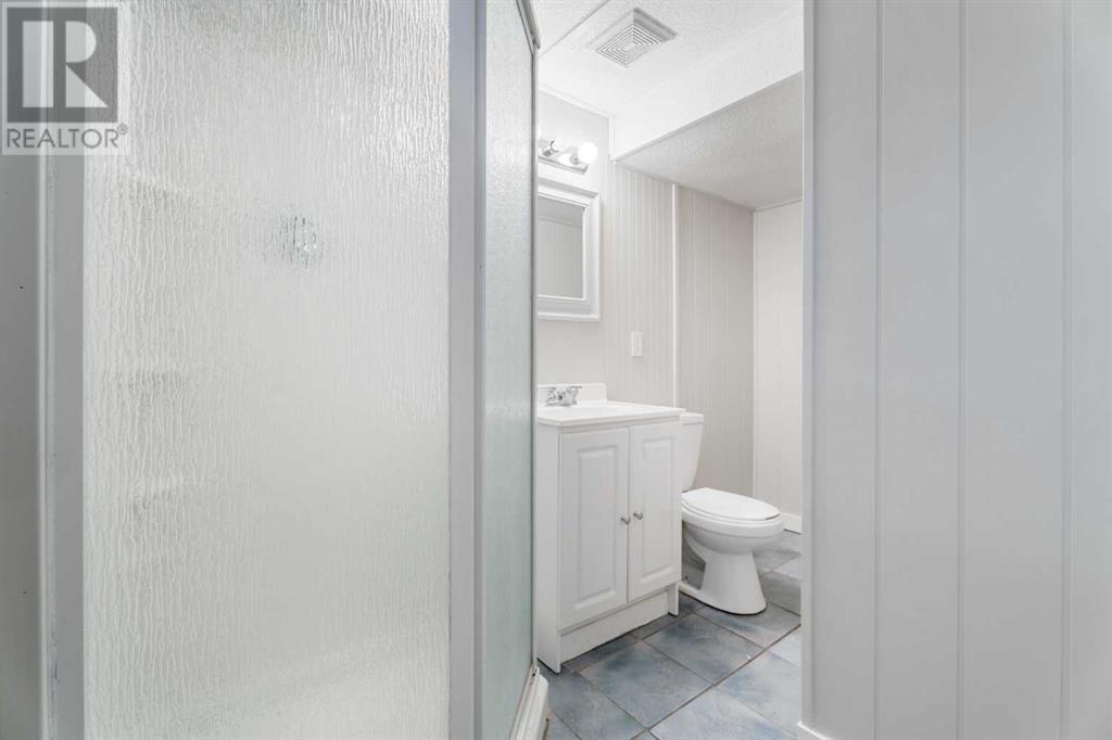 Single Family House for Sale in   Dalton Drive NW Dalhousie Calgary 