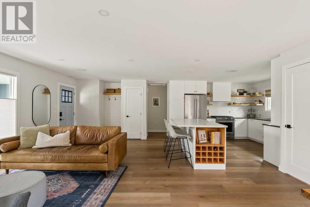 14 Oakview Place SW, Calgary, Alberta