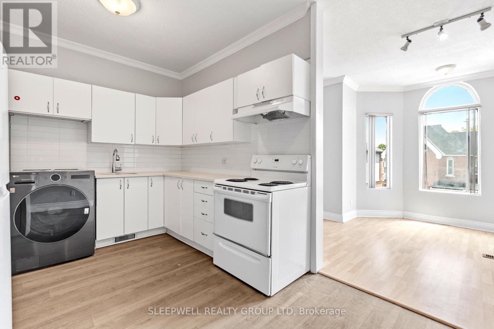 Photo 13 of 455 457 Somerset Street W, Ottawa ON