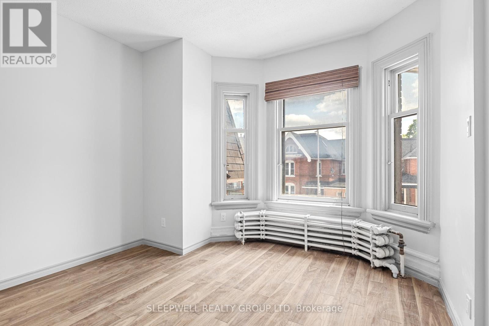 Photo 10 of 455 457 Somerset Street W, Ottawa ON