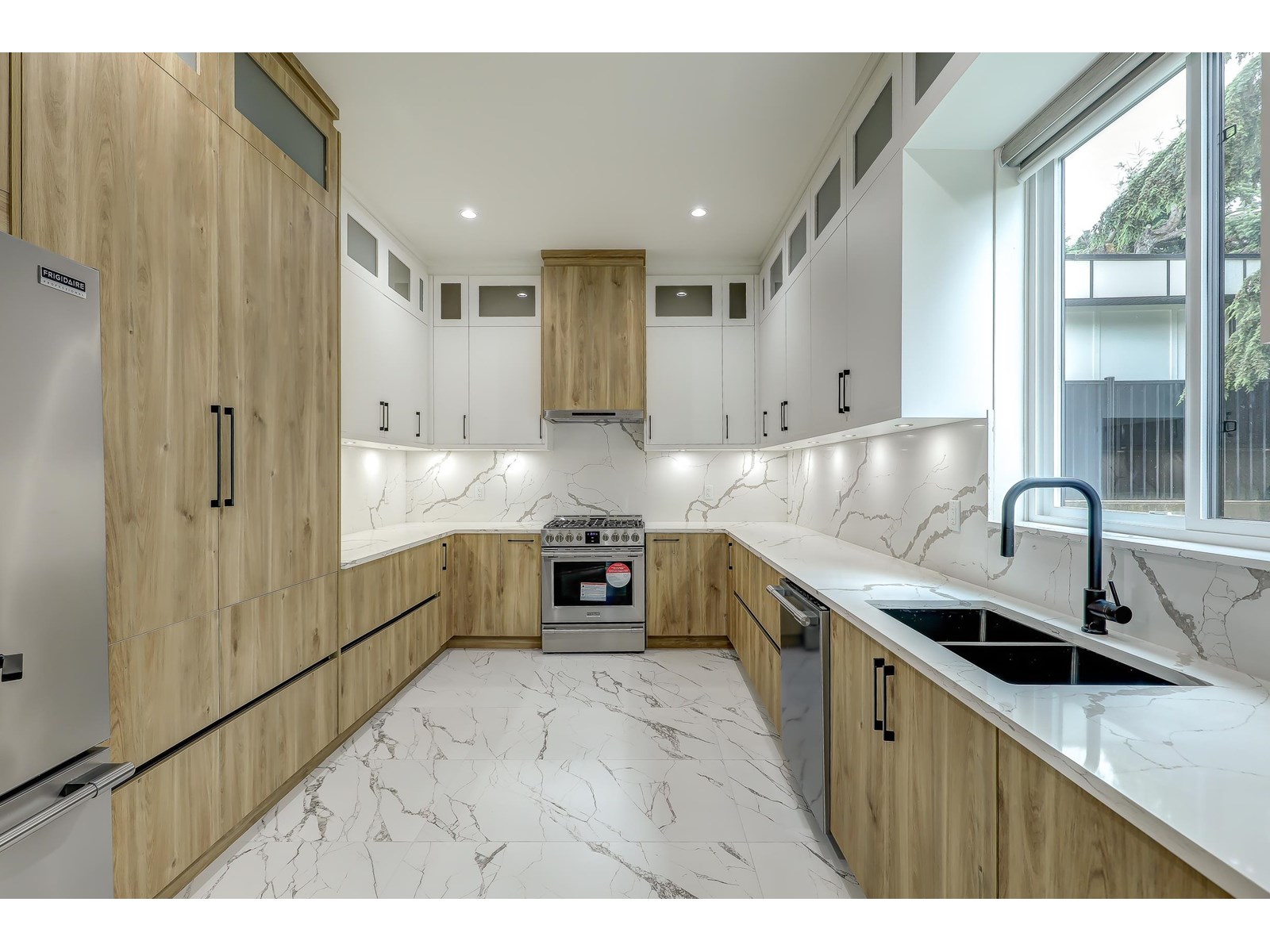 Photo 15 of 11525 140 Street, Surrey BC