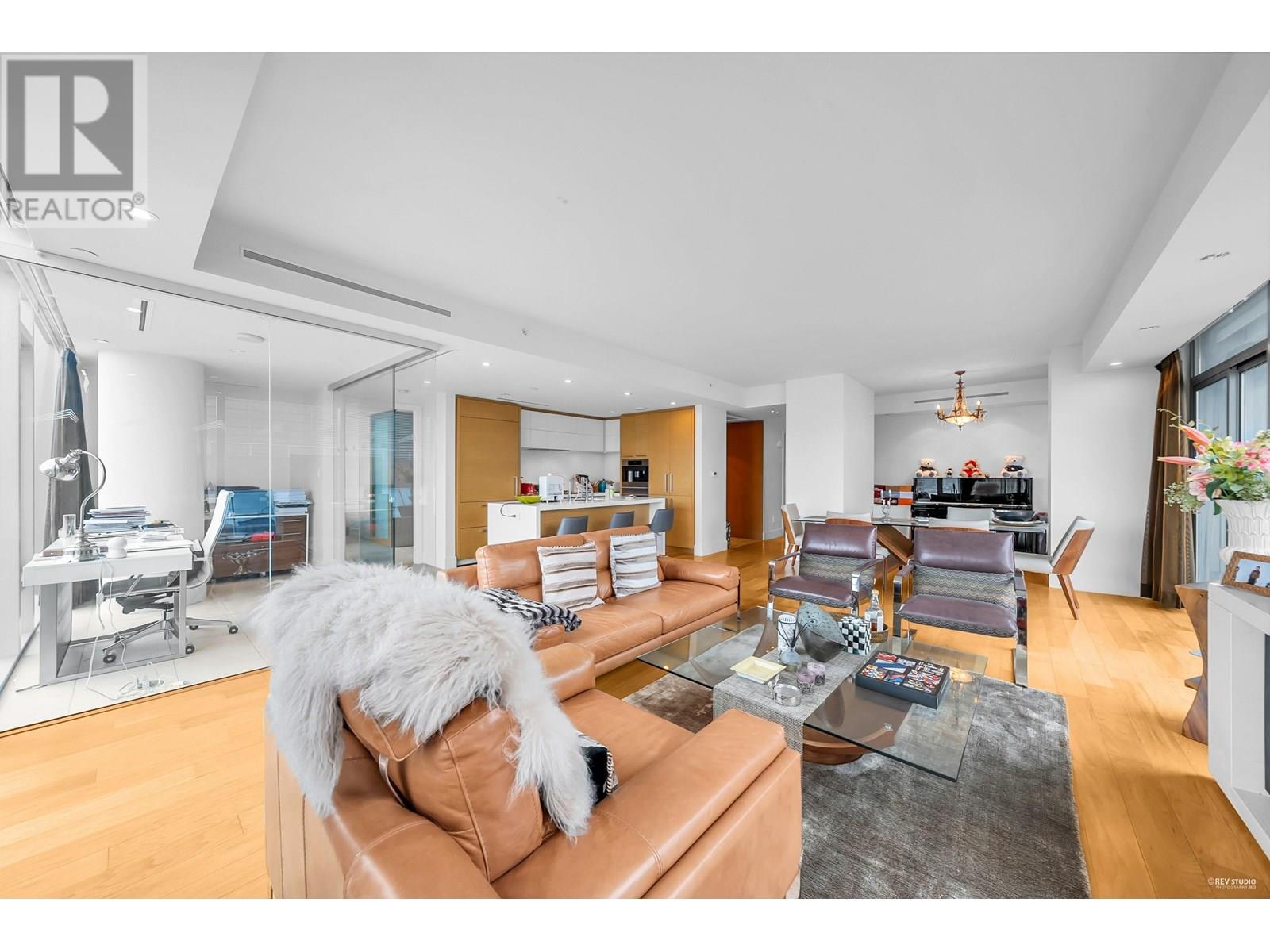 3002 667 HOWE STREET, Vancouver