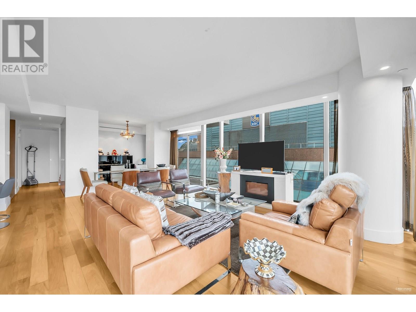 3002 667 HOWE STREET, Vancouver