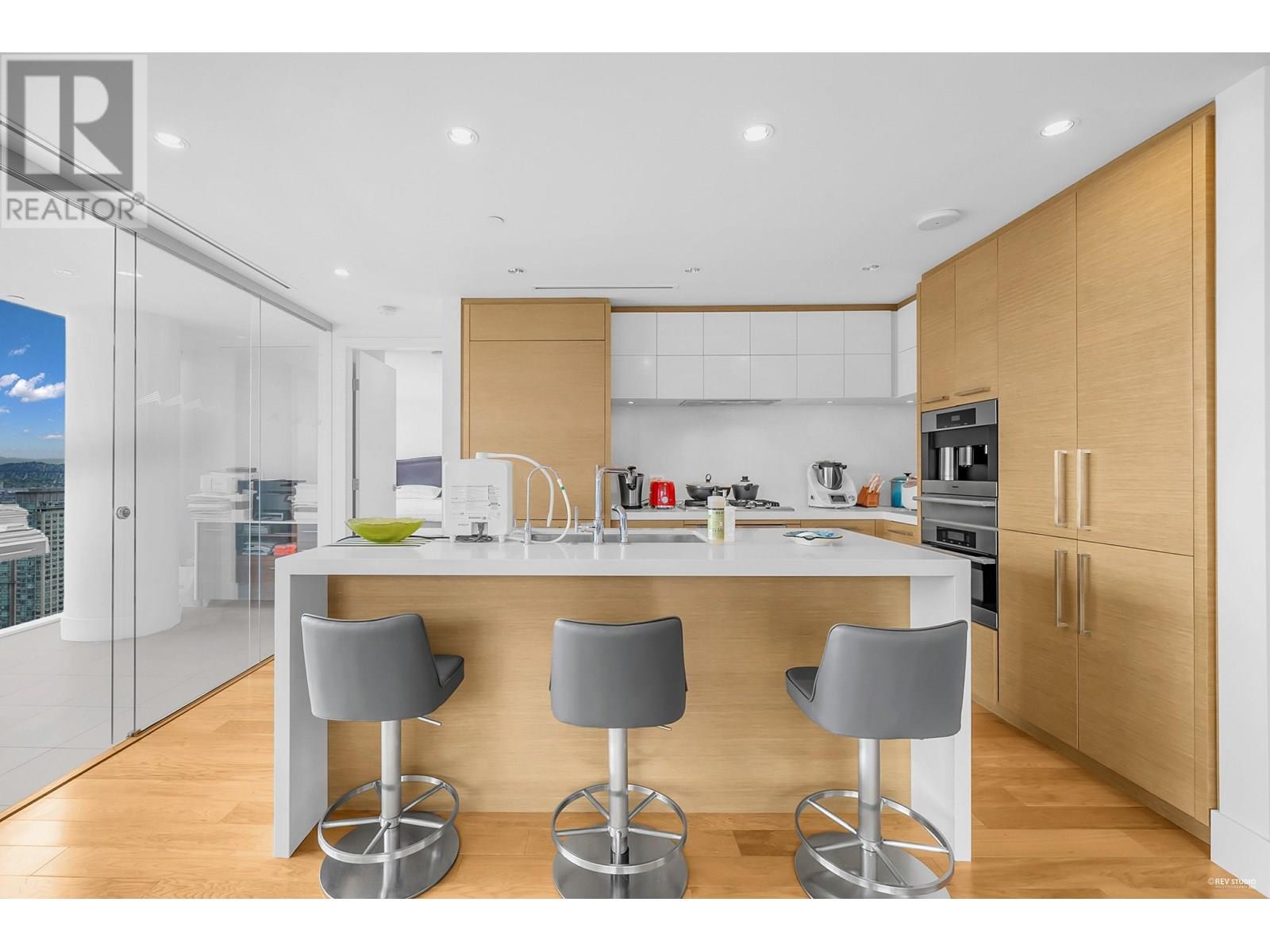 3002 667 HOWE STREET, Vancouver