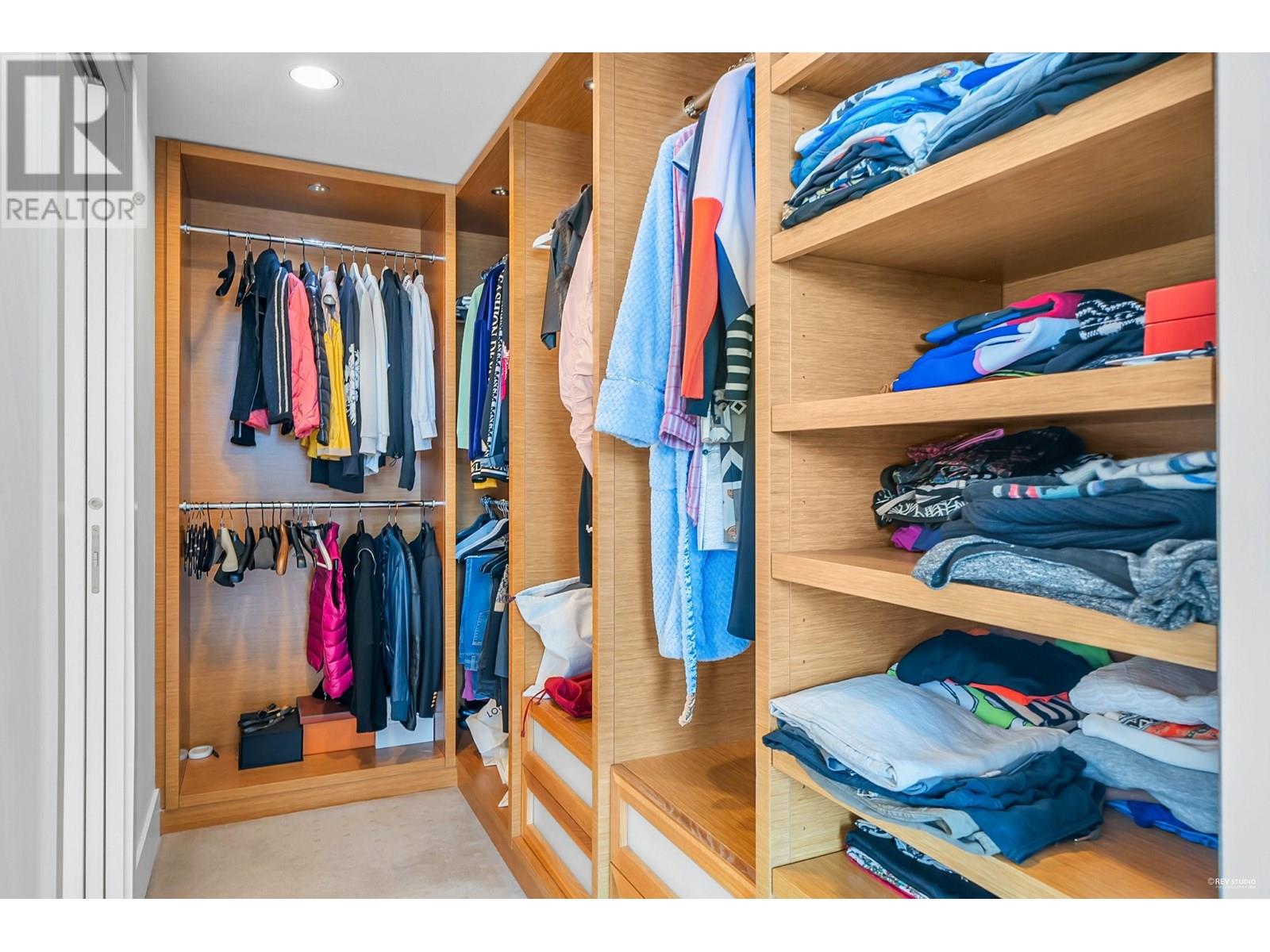 3002 667 HOWE STREET, Vancouver